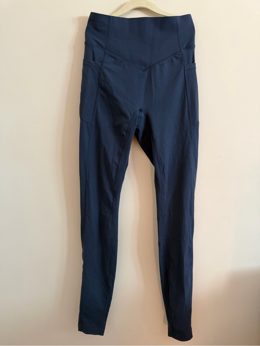 HALARA Navy High-Waist Leggings with Side Pockets